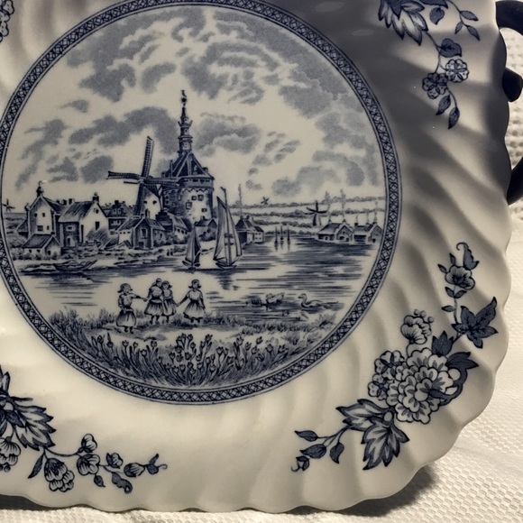 Vintage~JOHNSON BROTHERS TULIP TIME Blue & White Square Salad Plate~7.5” - Picture 5 of 5